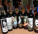 Colección de vinos con fotos de Adolfo Hitler