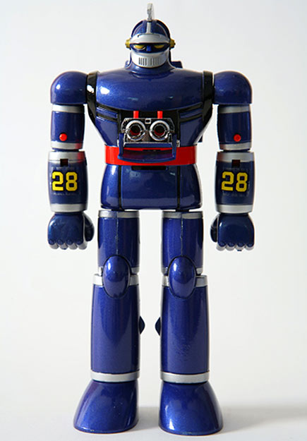 Robot Clásico y retro azul, con el número 28 en los brazos
