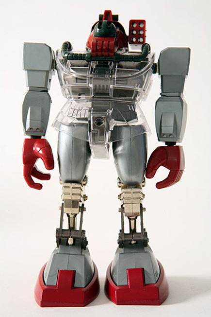 Robot clásico y retro con manos rojas