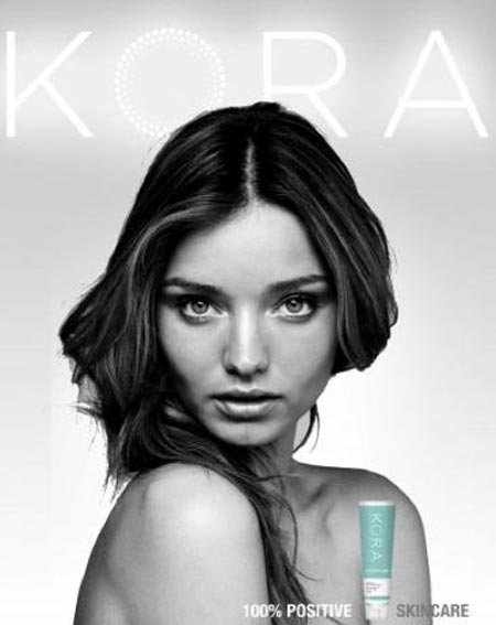Miranda Kerr modelando en fotos de Kora, publicidad en revistas de moda