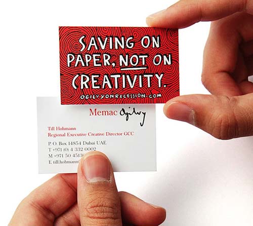Tarjetas de visita de director creativo impresas en ambos lados con leyendas curiosas